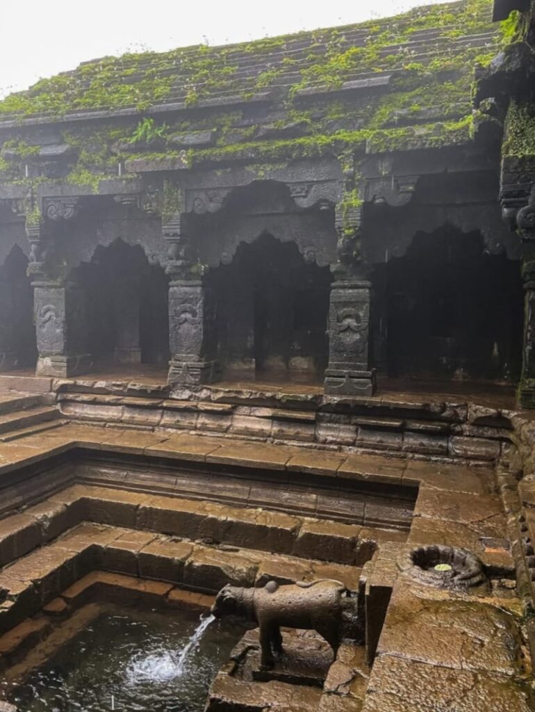 महाबलेश्वर महाराष्ट्र राज्य के सतारा जिले में स्थित एक लोकप्रिय हिल स्टेशन